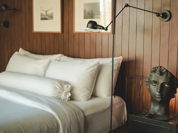 เซ้งหรือขายกิจการรีสอร์ทใหม่ พื้นที่ทั้งหมด 3 ไร่ ใกล้หาดเจ้าสำราญ อำเภอบ้านแหลม เพชรบุรี เป็นวิลล่าหลังใหญ่ ติดทะเลสาป ห่างจากทะเลเพียง 50 เมตร